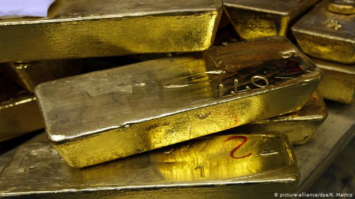 Τα χαμηλά επιτόκια στρέφουν τους επενδυτές στο χρυσό