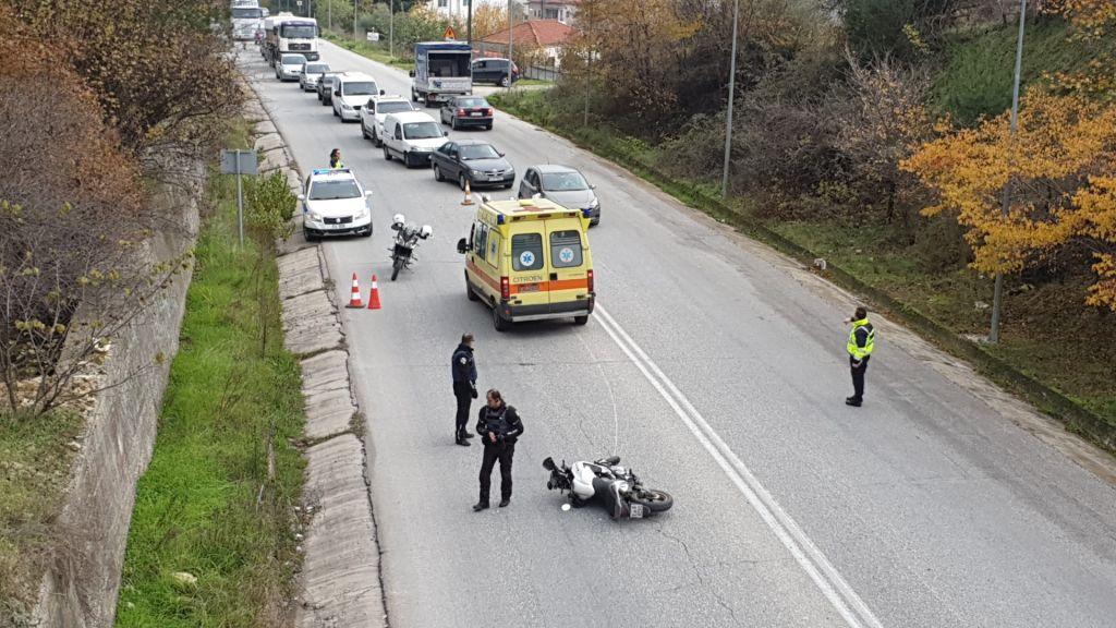 Δύο αστυνομικοί τραυματίστηκαν σε τροχαίο στα Τρίκαλα