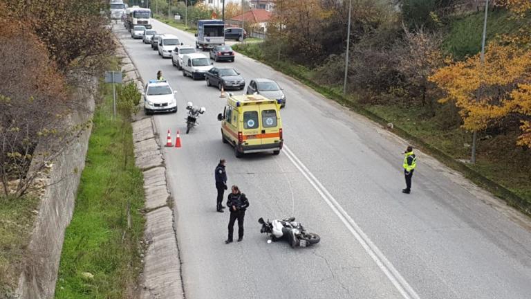 Δύο αστυνομικοί τραυματίστηκαν σε τροχαίο στα Τρίκαλα