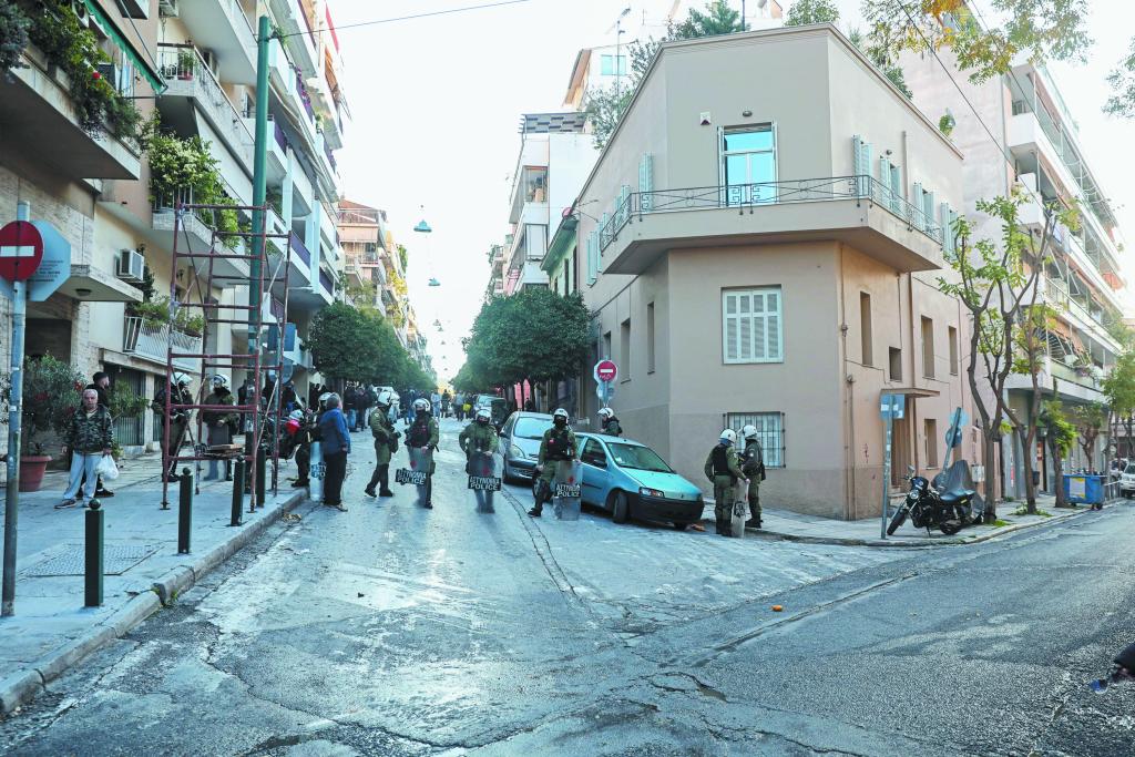 Η επιχείρηση της ΕΛ.ΑΣ στο Κουκάκι, τα κενά στον σχεδιασμό και οι μαρτυρίες