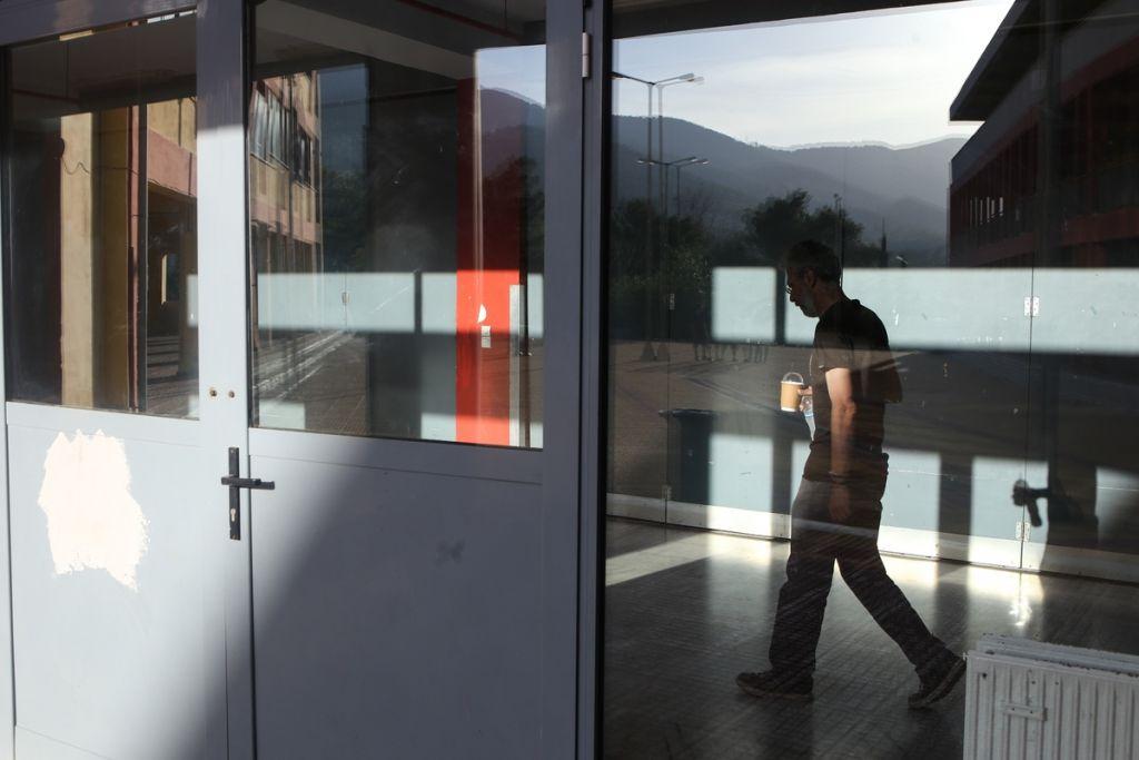 Ακούστε και λίγο τους νέους