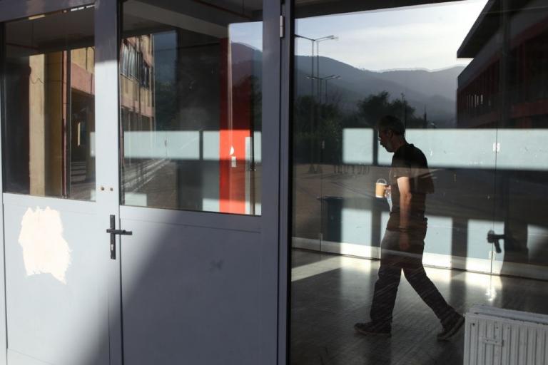 Ακούστε και λίγο τους νέους