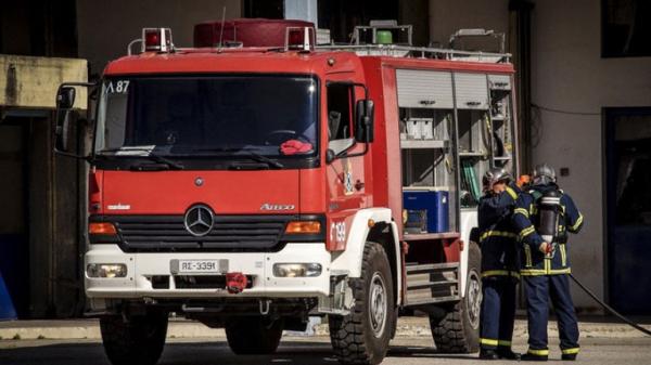 Μεγάλη φωτιά σε κτίριο στο κέντρο της Αθήνας