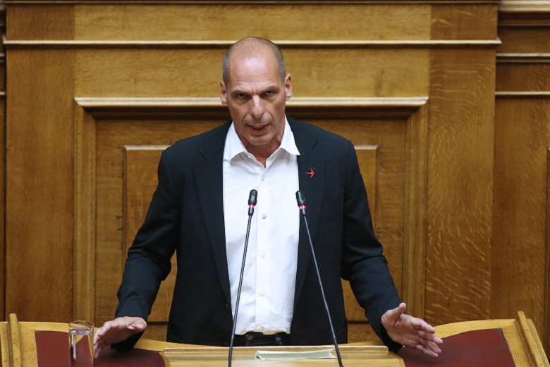 Βαρουφάκης : Καταψηφίζουμε ένα νομοσχέδιο προσβλητικό για τους Έλληνες της διασποράς