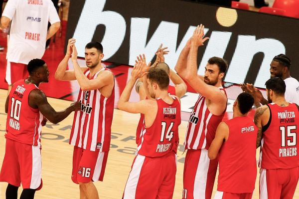 LIVE: Ολυμπιακός – Χίμκι 109-98 (τελικό μετά από παράταση)