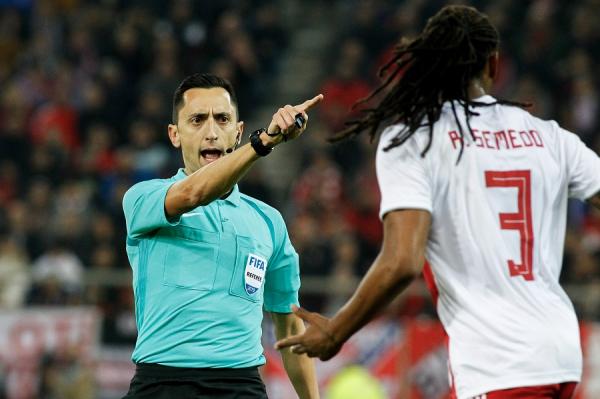 Μαρτίνεθ και VAR δεν έδωσαν εξόφθλαμο πέναλτι στην Ολυμπιακό (vid)