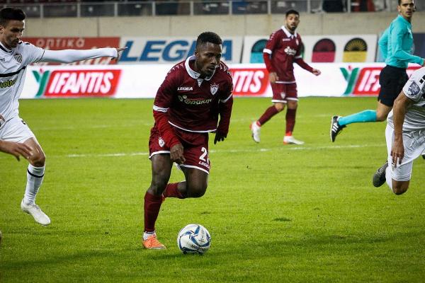 Με μοναδικό απόντα τον Ασούμπρε η αποστολή της ΑΕΛ