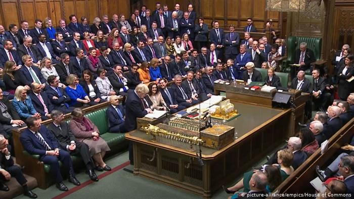 Ο Μπόρις Τζόνσον πιέζει και πάλι τις Βρυξέλλες