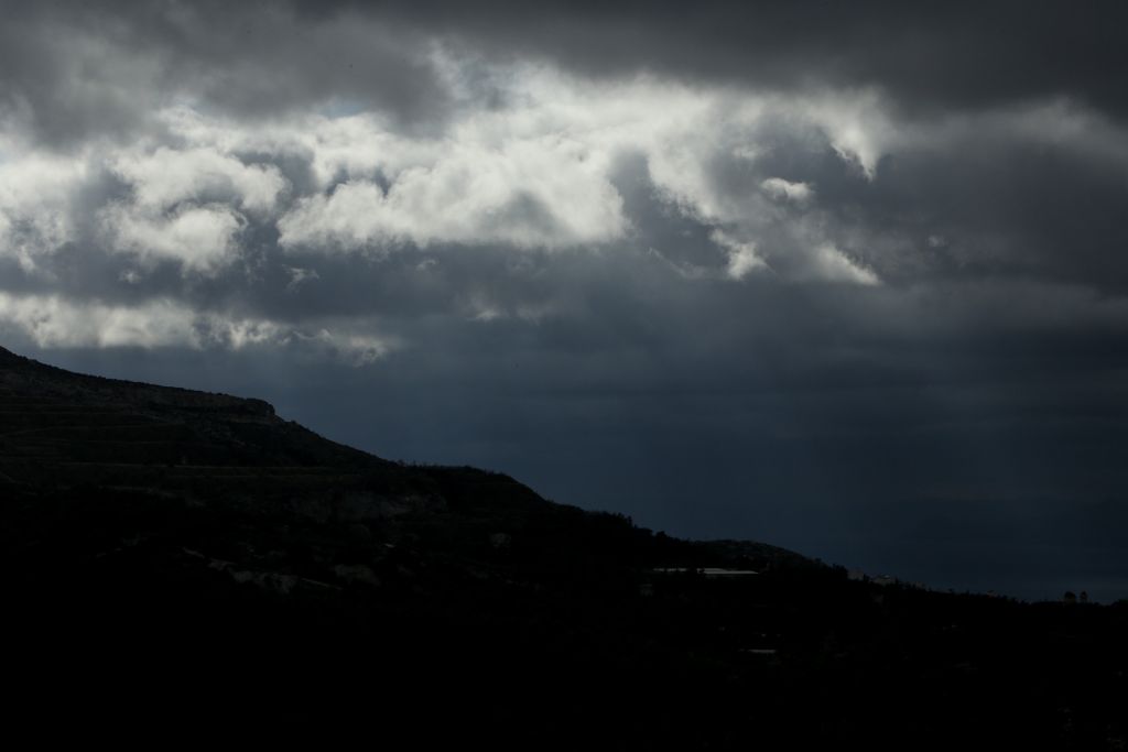 Καιρός : Επιμένει η «Διδώ» με βροχές και καταιγίδες – Ποιες θα «χτυπήσει»