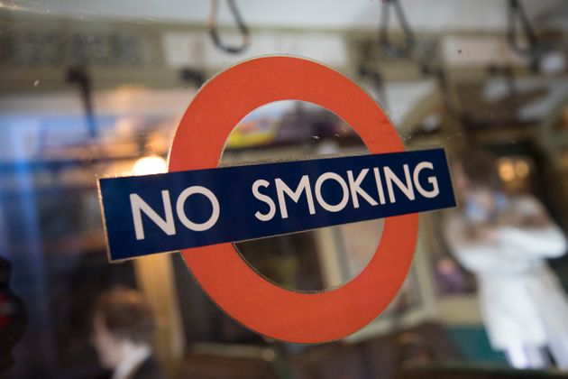 Most Greeks abide by anti-smoking law