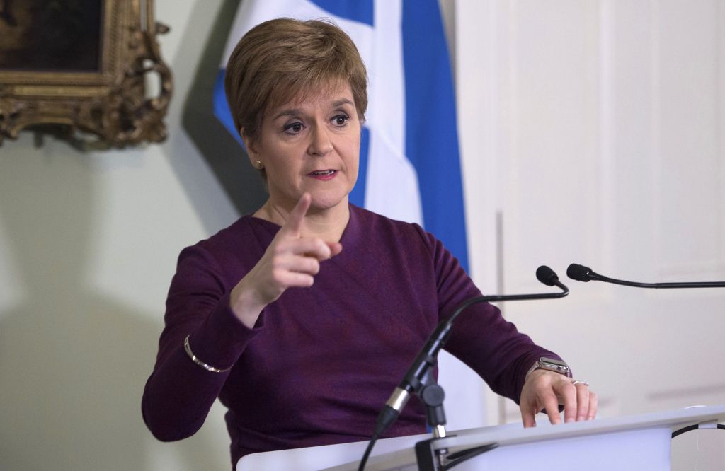 Στέρτζον για ανεξαρτησία Σκωτίας: Ανοιχτά όλα τα ενδεχόμενα