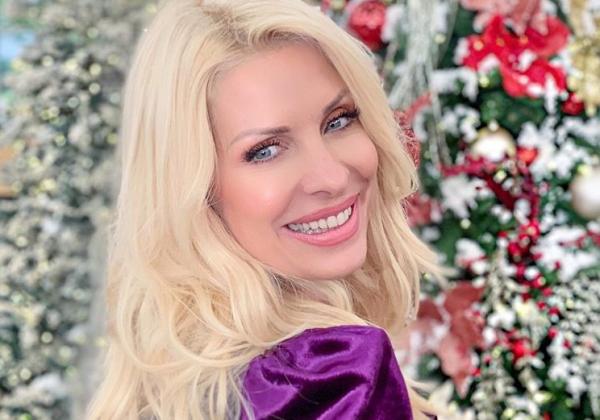 Ελένη Μενεγάκη : 50 ετών και πιο γοητευτική από ποτέ!