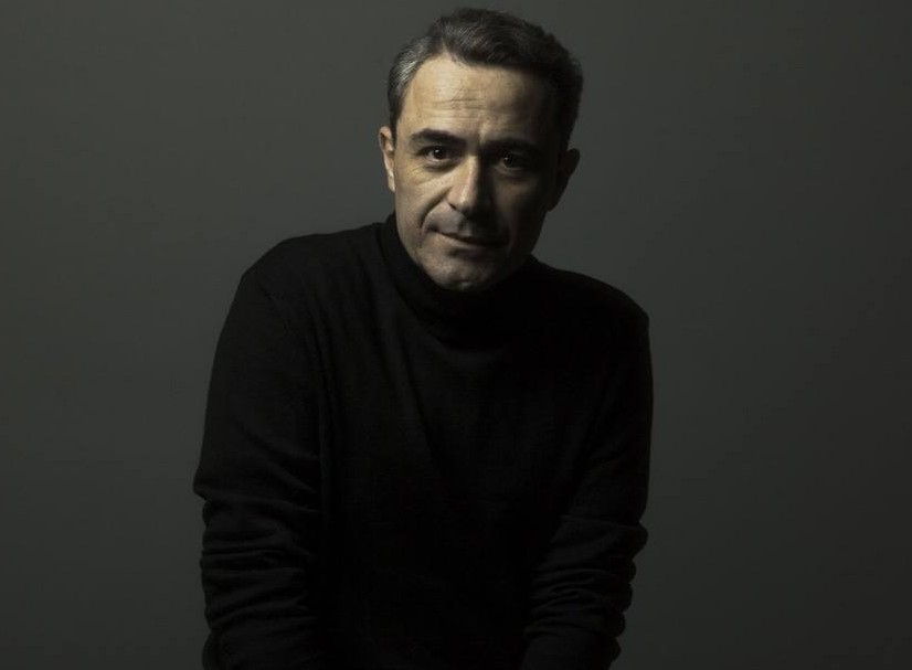 Θανάσης Κουρλαμπάς : Αιφνιδίασε τον Αρναούτογλου «στον αέρα»