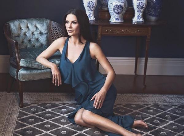 Κάθριν Ζέτα Τζόουνς : Αγνώριστη 28 χρόνια πριν η διάσημη σταρ