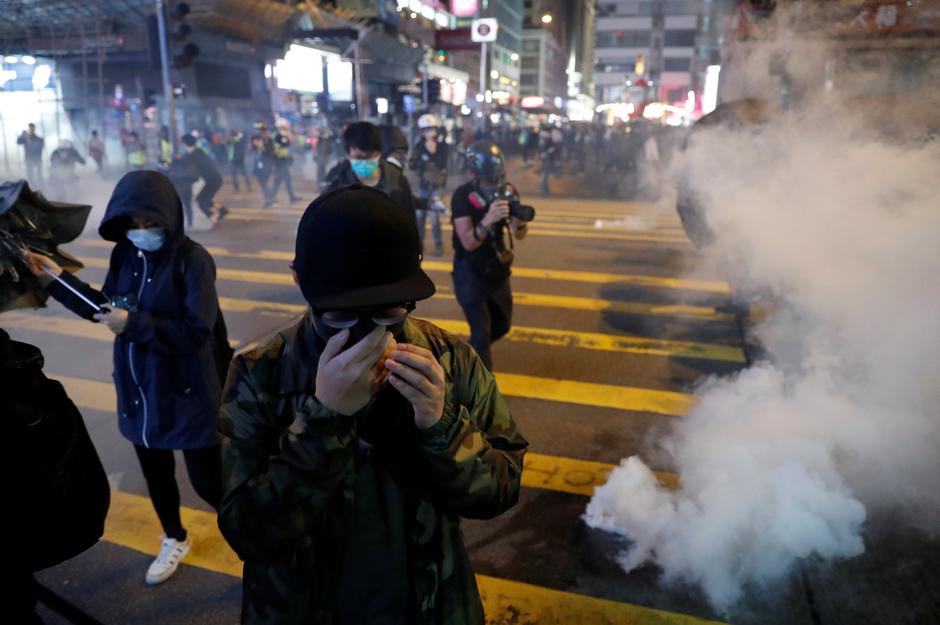 Κυβέρνηση Χονγκ Κονγκ : Απαράδεκτη η χθεσινή συμπεριφορά των διαδηλωτών