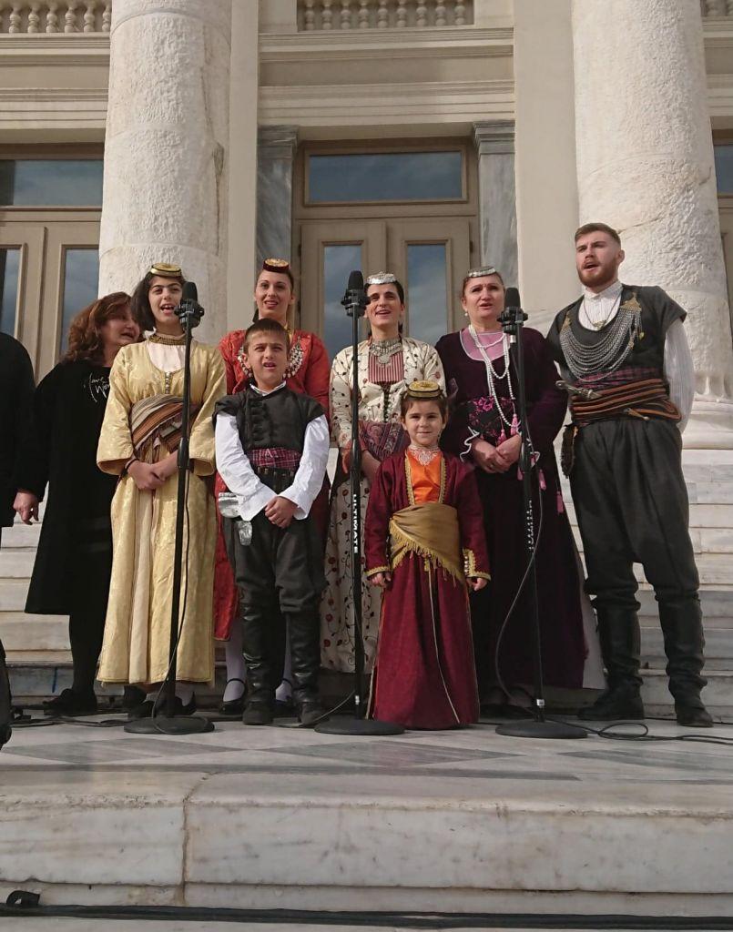 Παραδοσιακά κάλαντα στο Δημοτικό Θέατρο Πειραιά