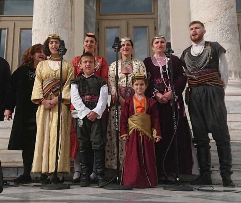 Παραδοσιακά κάλαντα στο Δημοτικό Θέατρο Πειραιά