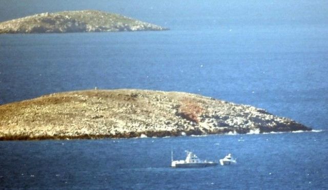 Τουρκικό σκάφος παρενόχλησε Ελληνες ψαράδες στα Ιμια