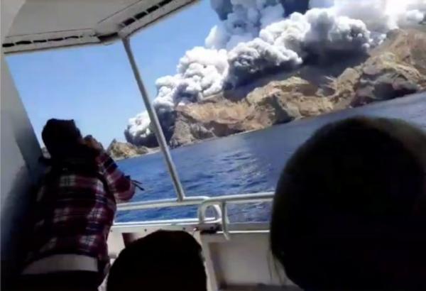 Νέα Ζηλανδία : Σταμάτησαν οι έρευνες στο νησί υπό τον φόβο νέων εκρήξεων