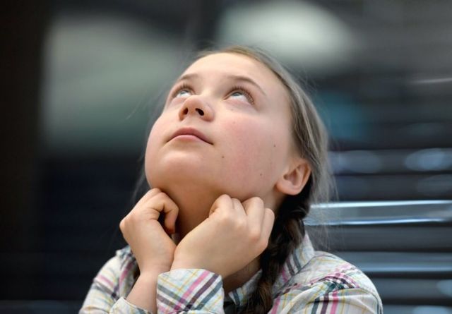 Θύμα των fake news η Γκρέτα Τούνμπεργκ: Η φωτό που τη δείχνει να πυροβολεί