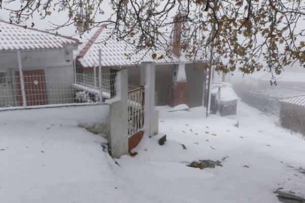 «Καμπανάκι» Καλλιάνου για προβλήματα από τις χιονοπτώσεις – Τι θα γίνει στην Αττική