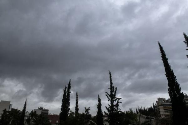 Καιρός : Χαμηλές θερμοκρασίες και βροχές την Παρασκευή