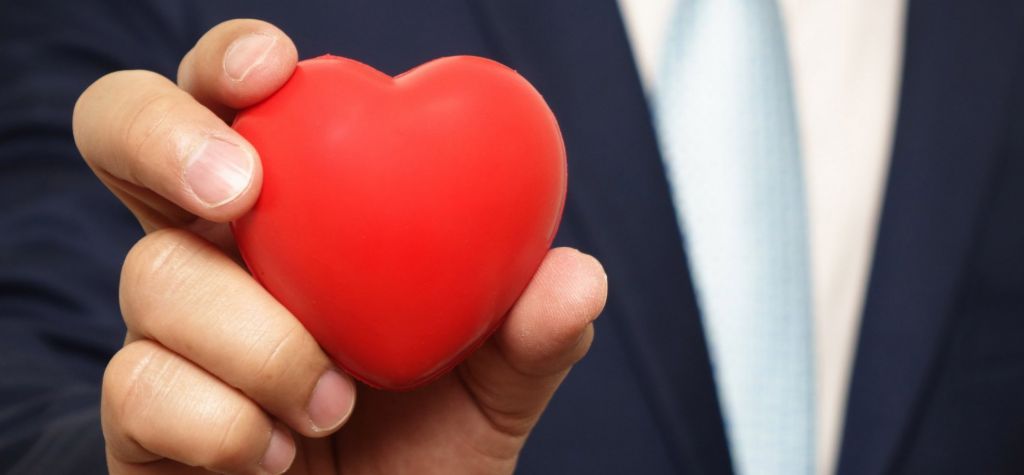 Είσαι φουλ στον έρωτα; Δες πώς αντιδρά κάθε ζώδιο