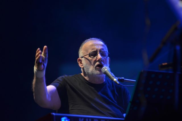 Συγκλονίζει ο Θάνος Μικρούτσικος : Το μήνυμά του από το νοσοκομείο