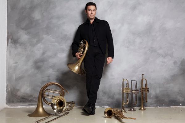 Ο Μάριος Φραγκούλης μιλάει στο in.gr για τα καλύτερα Χριστούγεννα της ζωής του