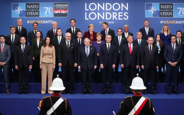 Ξεκίνησε η συνάντηση των ηγετών του NATO - Η εντυπωσιακή τελετή
