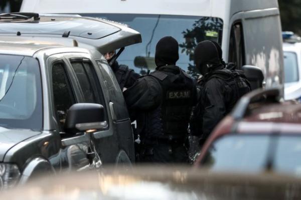 Ένταση σε Εξάρχεια και Μοναστηράκι μετά την αστυνομική βία στο Κουκάκι