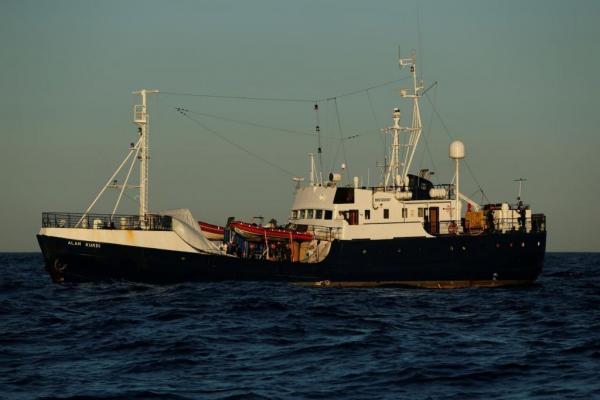 Μεσόγειος : Το πλοίο Alan Kurdi περισυνέλεξε 32 μετανάστες στα ανοιχτά  της Λιβύης