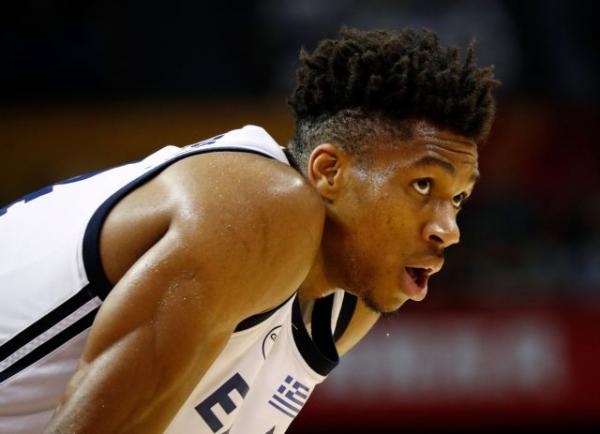 Η εντυπωσιακή εμφάνιση του Γιάννη κόντρα στους Μάτζικ