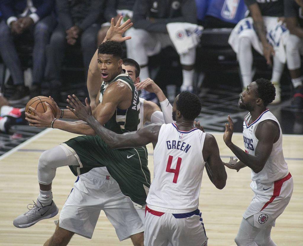 Θες να δεις τον Γιάννη και τους Μπακς από κοντά στο NBA Paris Game;