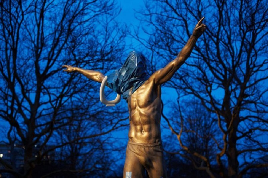 «Persona non grata» για το Μάλμε το... άγαλμα του Ιμπραΐμοβιτς