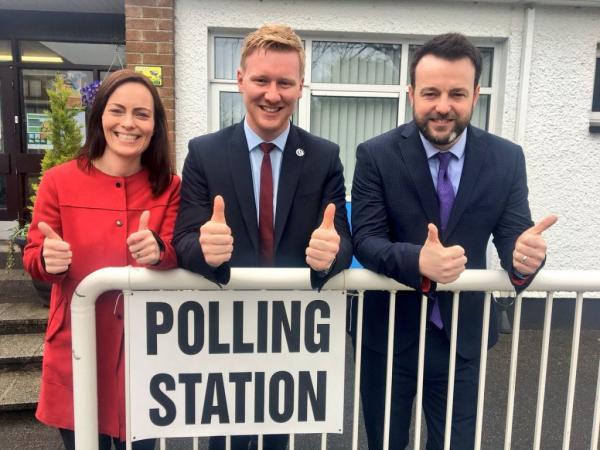 Βρετανικές εκλογές : Οι εθνικιστές επικράτησαν των ενωτικών για πρώτη φορά στη Βόρεια Ιρλανδία