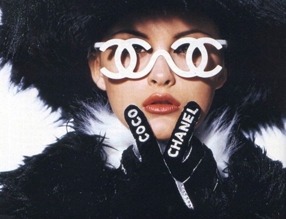 Στο σφυρί συλλεκτικές vintage Chanel δημιουργίες