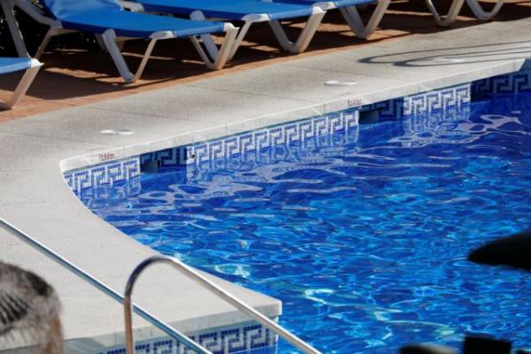 Ισπανία : Δεν ήξεραν κολύμπι ο Βρετανός και τα παιδιά του που πνίγηκαν σε πισίνα