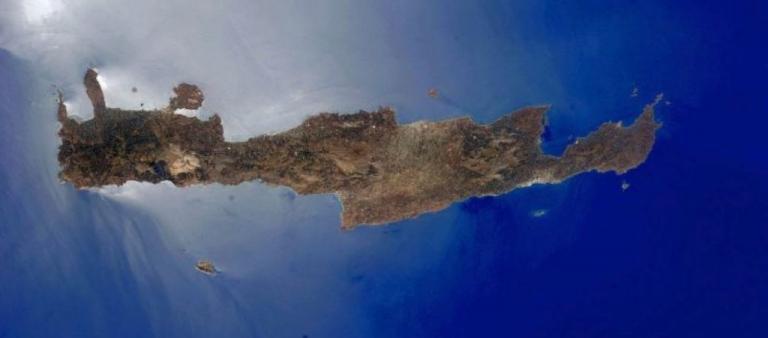 Κρήτη και Κυκλάδες… ανάποδα από το Διάστημα