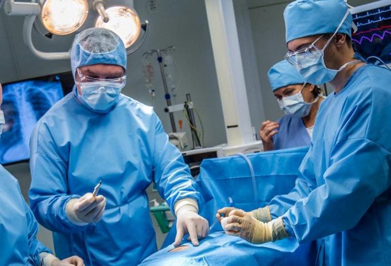 Χειρουργείο: Δείτε τι του αφαίρεσαν από το σώμα