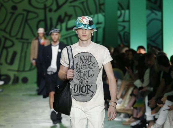 Ο θρυλικός Shawn Stussy ενώνει τις δυνάμεις με τον Dior