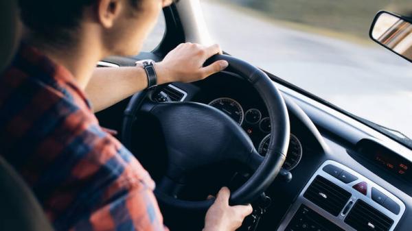 Δίπλωμα οδήγησης : Στο… τιμόνι από τα 17