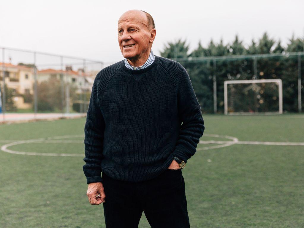 Δομάζος : Δωρεάν Ακαδημία Ποδοσφαίρου για παιδιά με μόνη υποχρέωση να φροντίζουν τα αδέσποτα