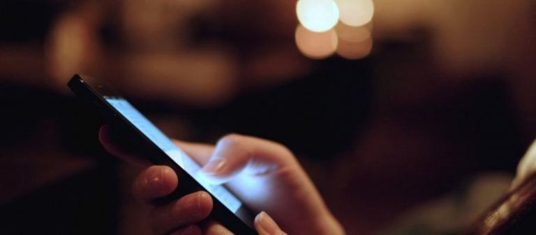 Άνδρας κρατούσε το κινητό του και έπαθε ηλεκτροπληξία