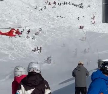 Χιονοστιβάδες έπληξαν θέρετρα σε Αυστρία και Ελβετία – Έρευνες για τυχόν εγκλωβισμένους