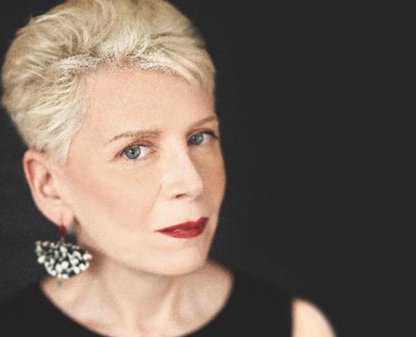 Ελενα Ακρίτα : Δικαίωμά τους να γελάνε με τον Σεφερλή δικαίωμά μου να γράφω γι’ αυτό που γελάνε