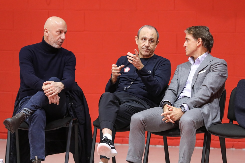 Αρμάνι Μιλάνο: Μαντσίνι και Βιάλι στην προπόνησή της