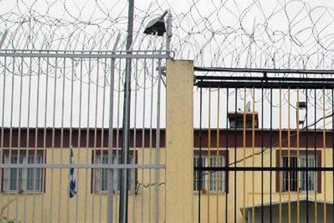 Κινηματογραφική απόδραση στις φυλακές Κορίνθου – Έκανε άλμα από ύψος 12 μέτρων