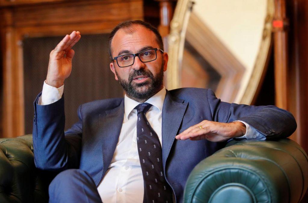 Ιταλία : Παραίτηση του υπουργού Φιοραμόντι λόγω ανεπαρκούς χρηματοδότησης της δημόσιας παιδείας