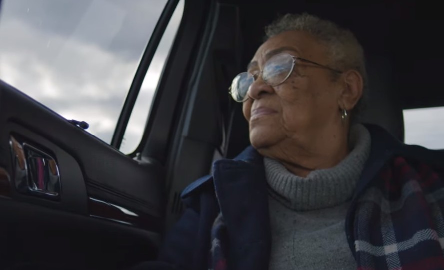 ΗΠΑ : Πρωταγωνίστρια σε διαφήμιση στα 86 της χρόνια